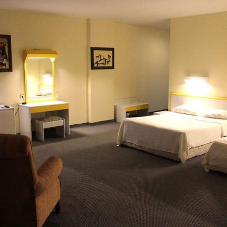 Merlin Beach Park Hotel Tosmur ภายนอก รูปภาพ