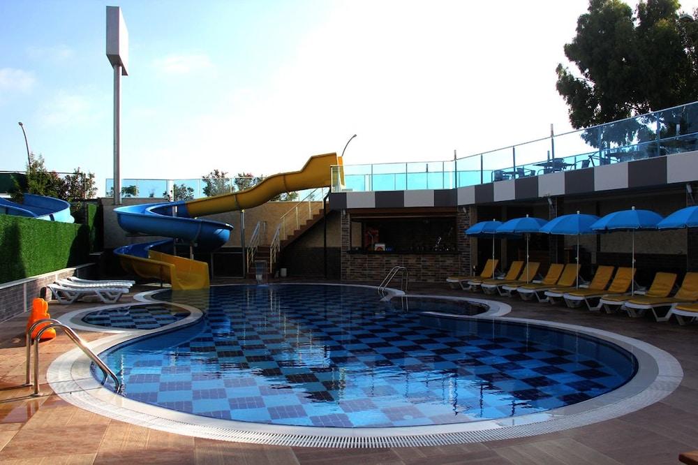 Merlin Beach Park Hotel Tosmur ภายนอก รูปภาพ