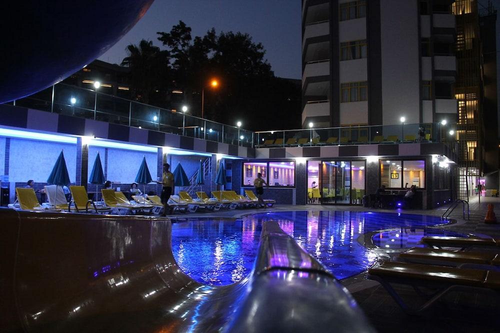 Merlin Beach Park Hotel Tosmur ภายนอก รูปภาพ