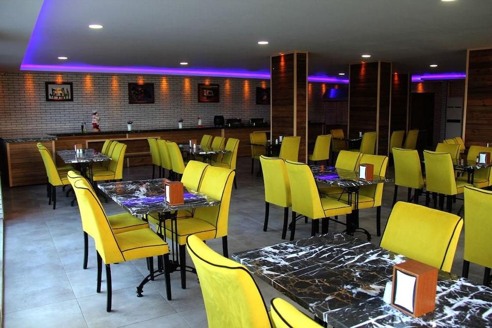 Merlin Beach Park Hotel Tosmur ภายนอก รูปภาพ